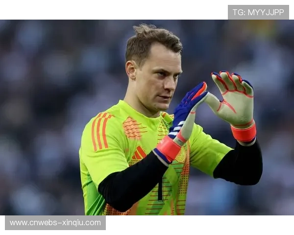 诺伊尔扑救失误瞬间，折射拜仁防线稳定性问题